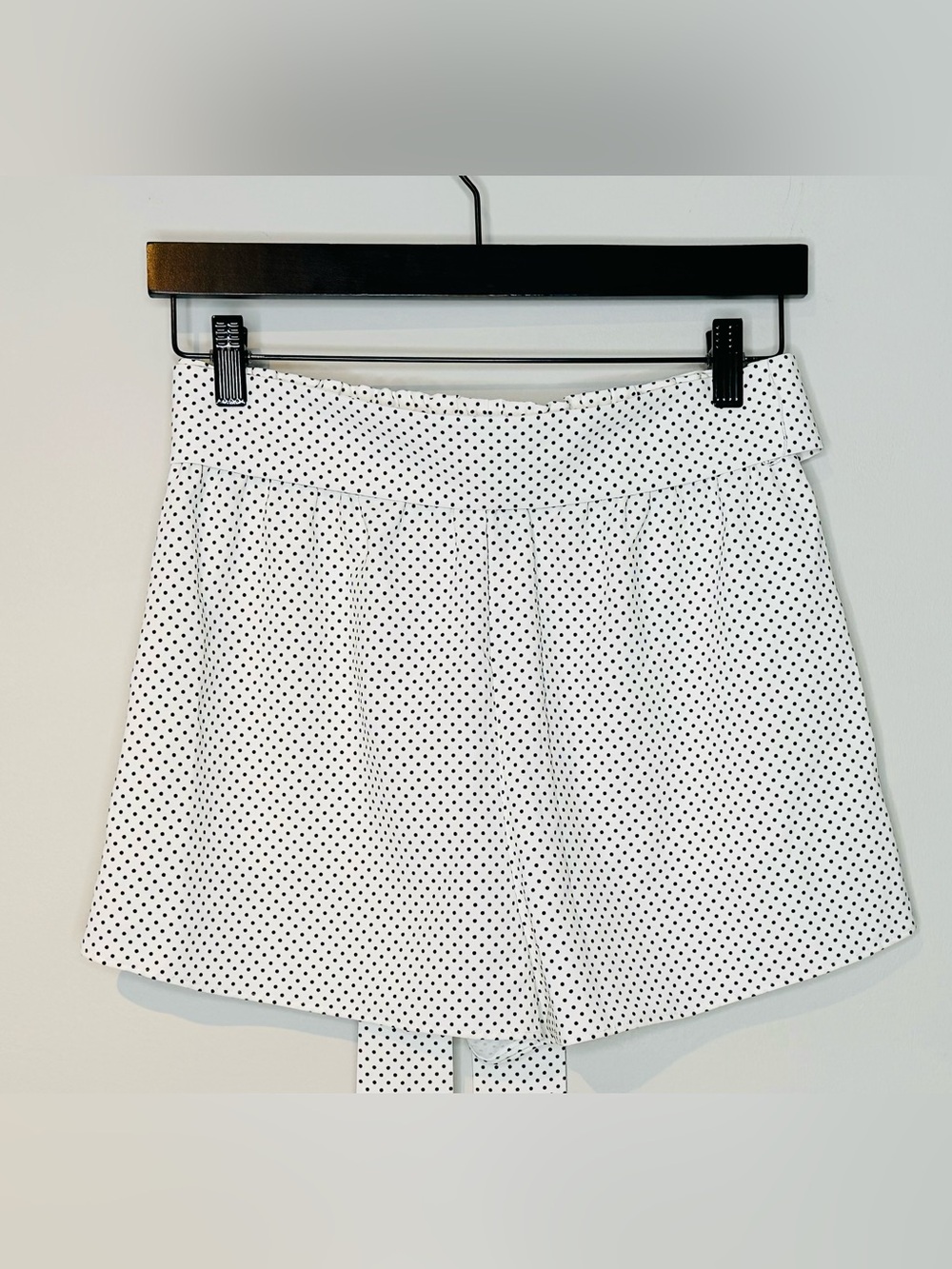 Alice + Olivia Soft White Black Mini Dot High-Waist Tie-Front Shorts NWT - Picture 3 of 15